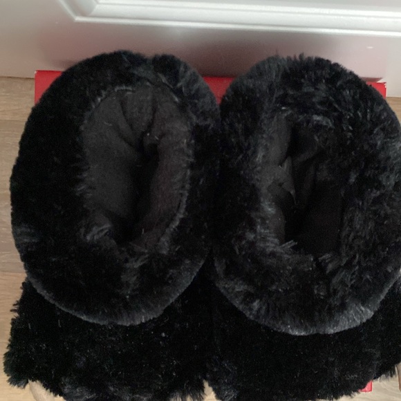 Lazy One Bear Paw Slippers - Picture 6 of 6